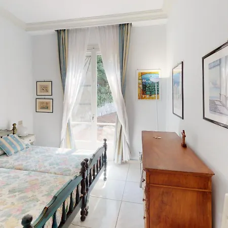 Holiday home Avec Piscine A Debordement, Parking Et Vue Mer - Fr-1-196-339 Menton